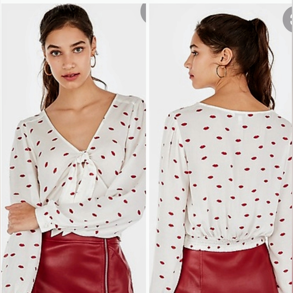 ✨️Final Price✨️Express Sz M Red Lips Patterned Long sleeve Crop top